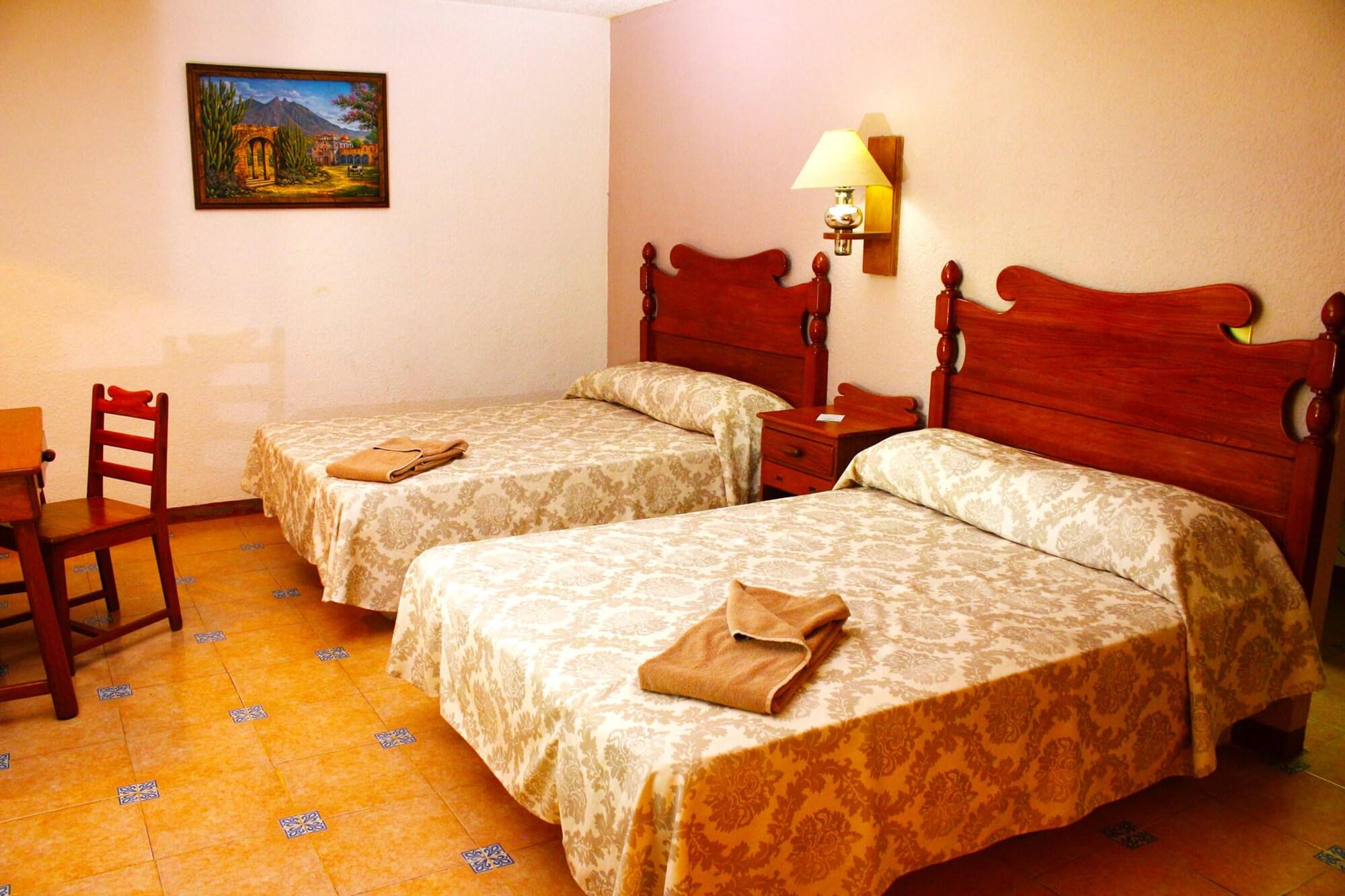 Hotel Spa Taninul Los Puentes エクステリア 写真