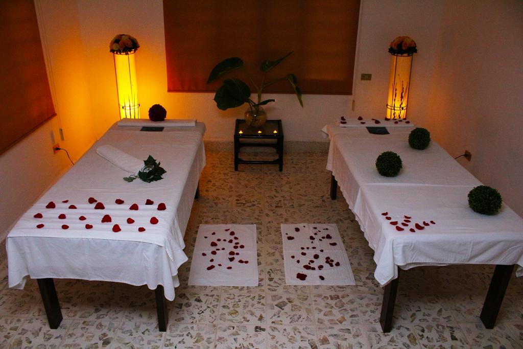 Hotel Spa Taninul Los Puentes エクステリア 写真