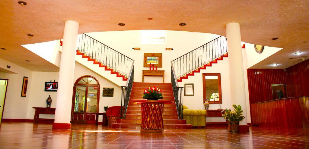 Hotel Spa Taninul Los Puentes エクステリア 写真