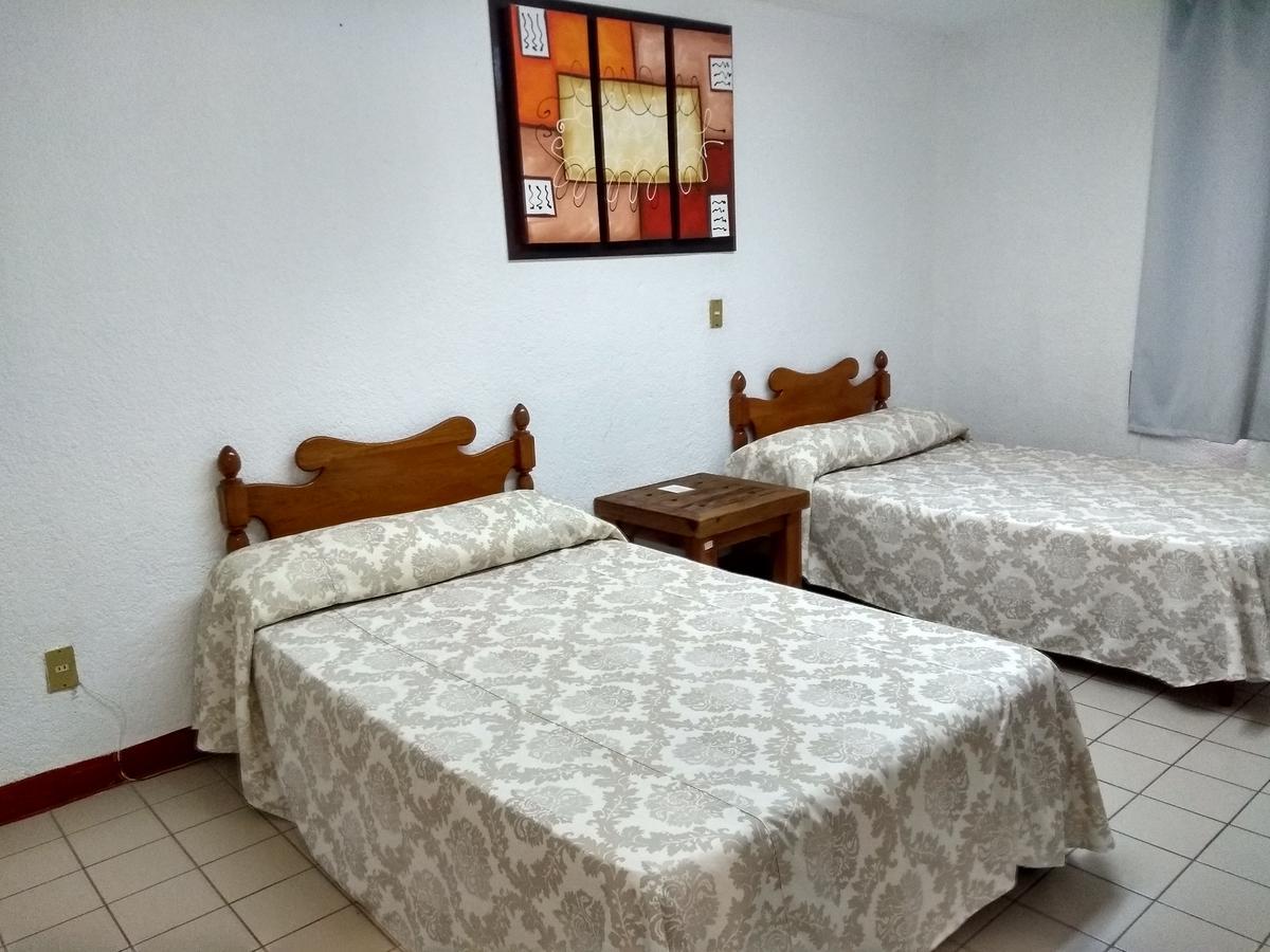 Hotel Spa Taninul Los Puentes エクステリア 写真